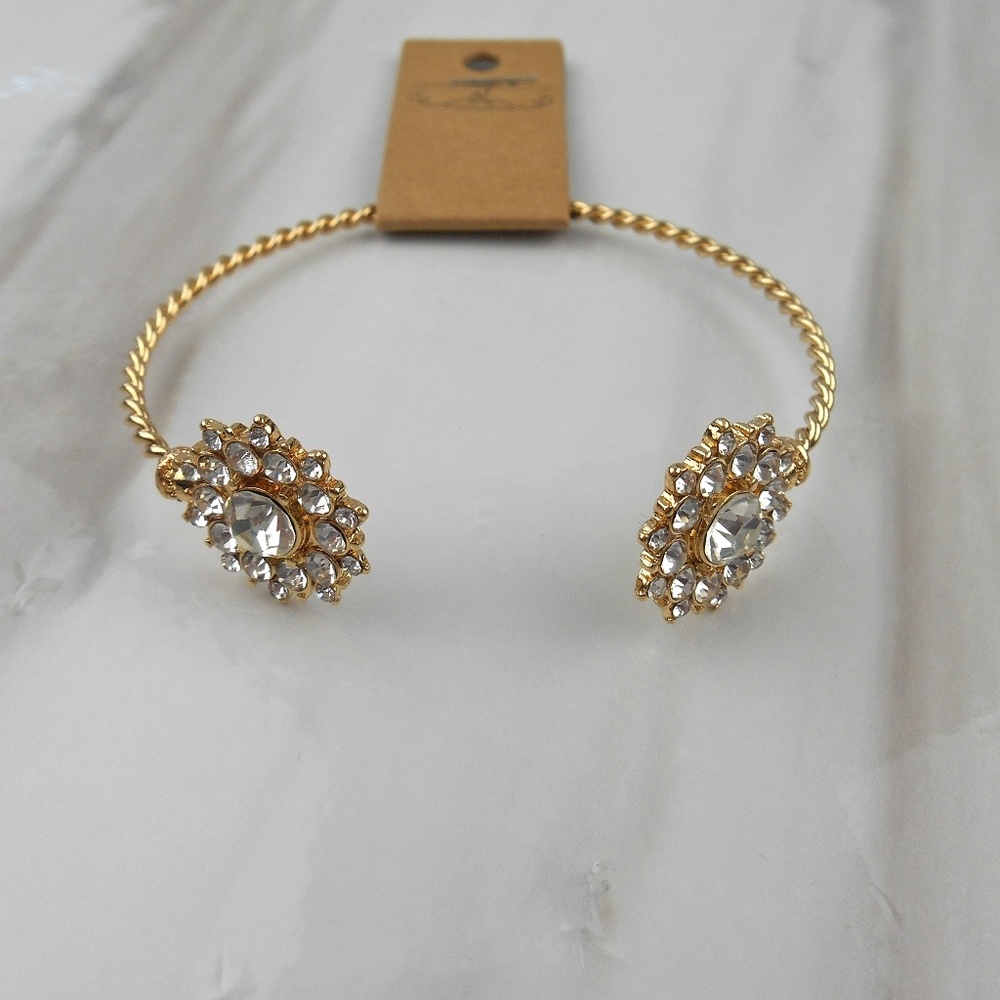 Flower Open Cut Bracelet - Picture 4 of 4